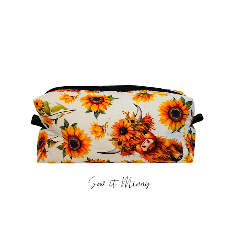 Boxy Pouch - Highland Cow