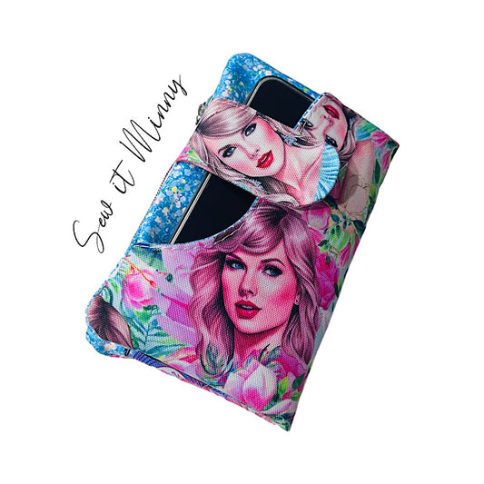 Taylor Swift - Winterberry Wallet - Ready to send